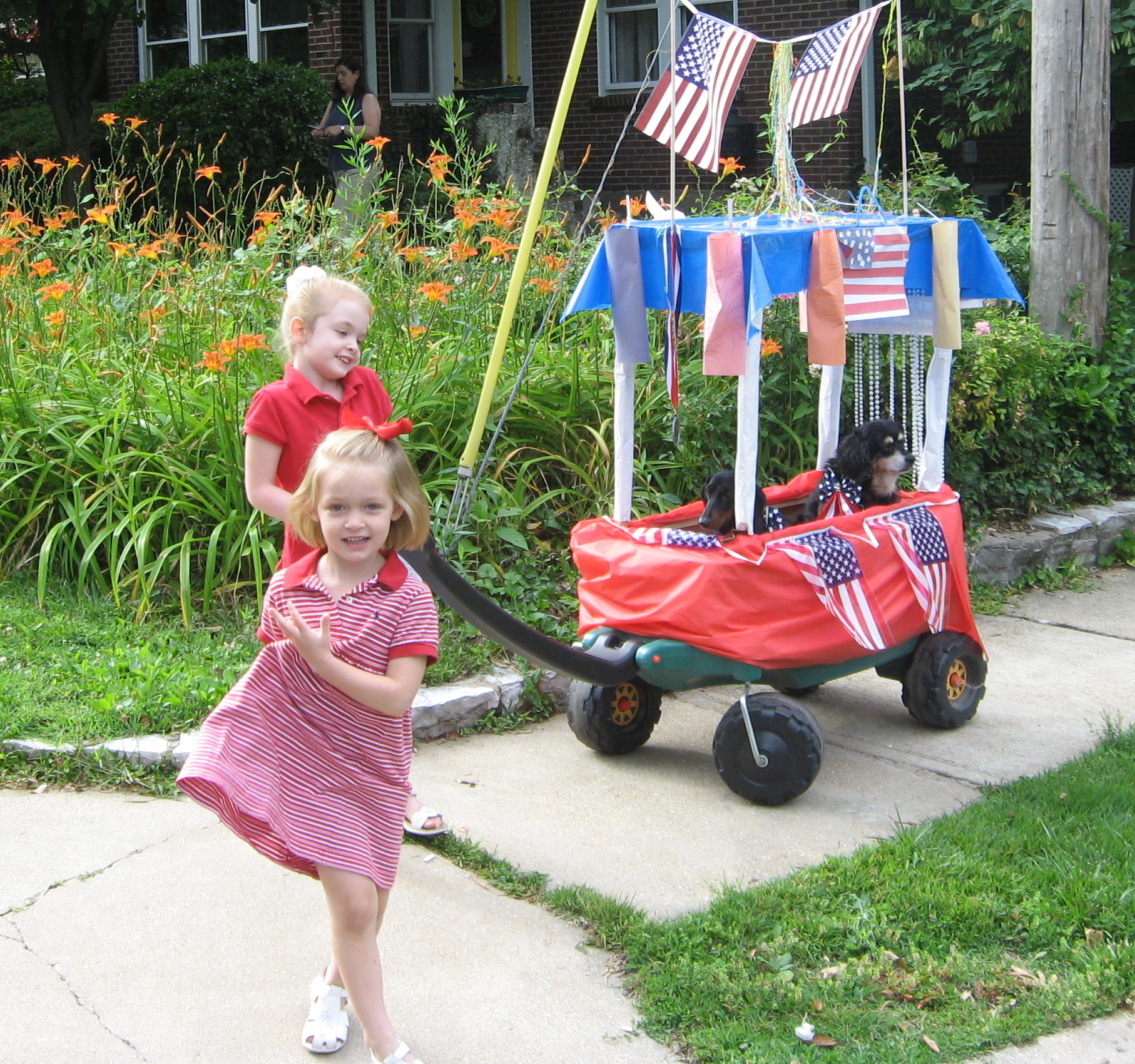 2008_07_04 JnC with 1st Place float.jpg